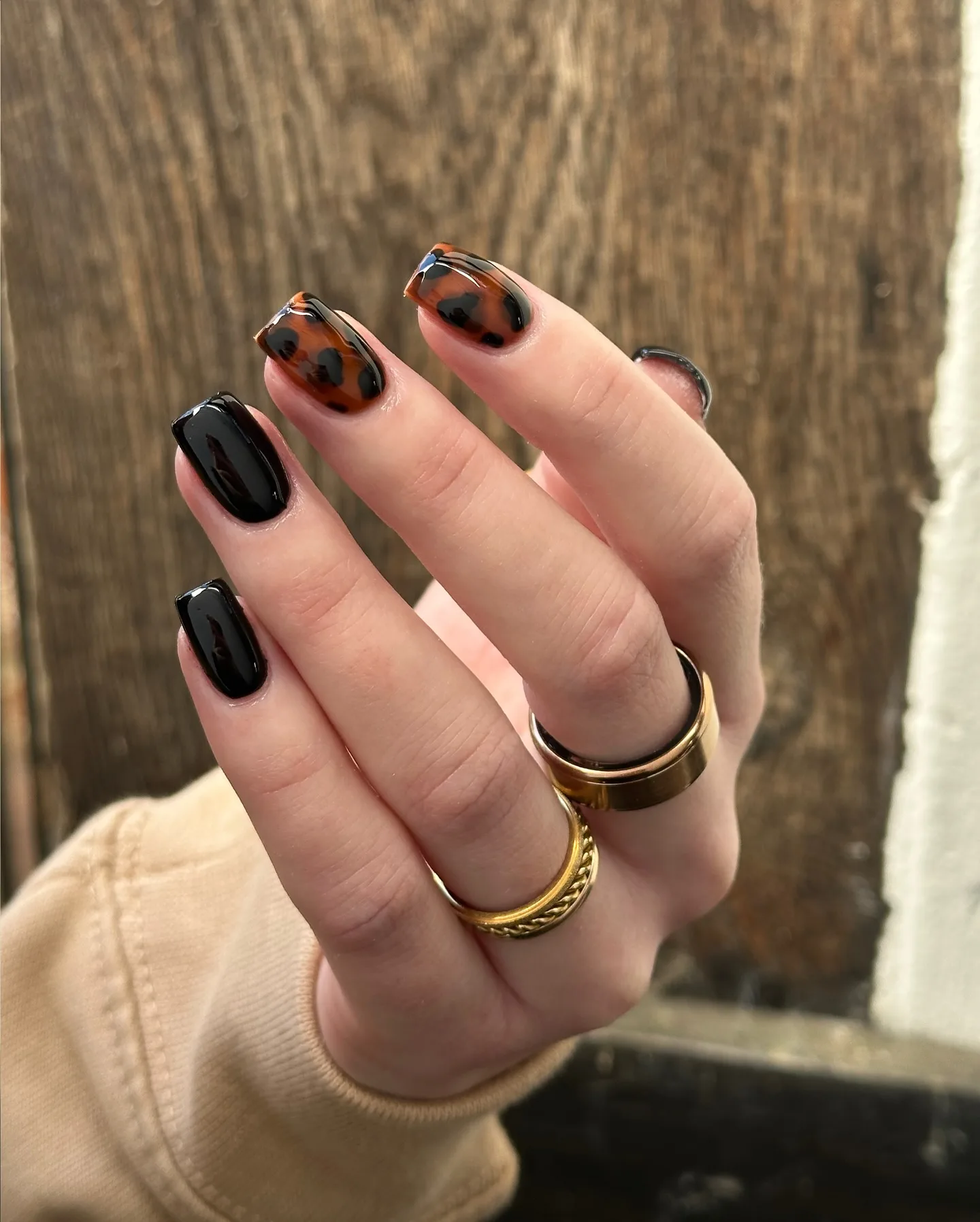 black tortoiseshell coffin glossy nails