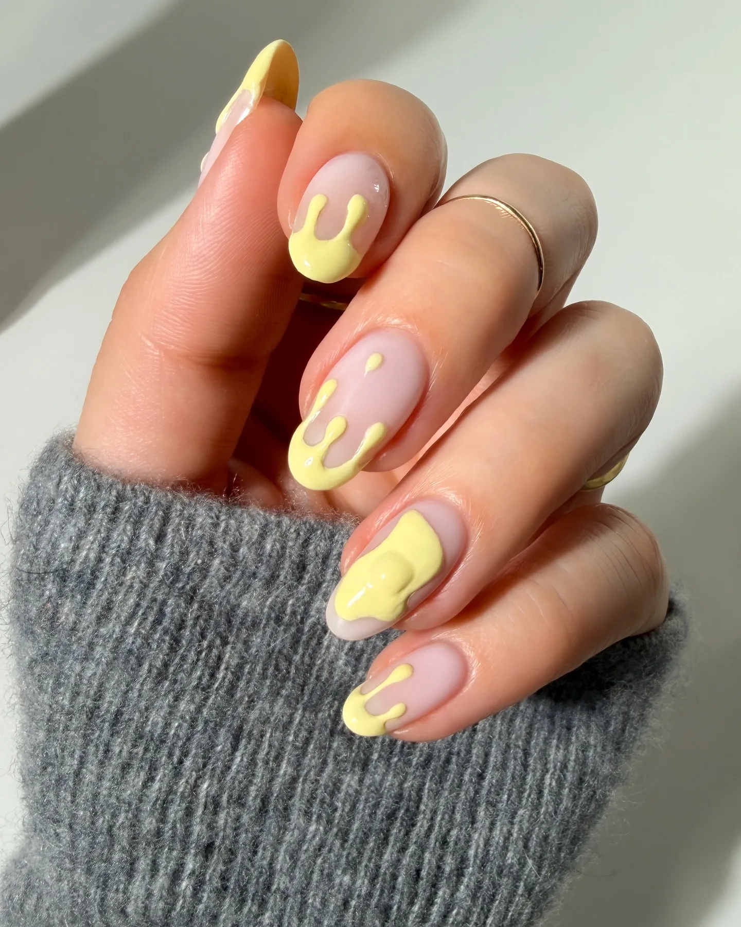 Butter Yellow Nail Ideas That Are Soft and Dreamy