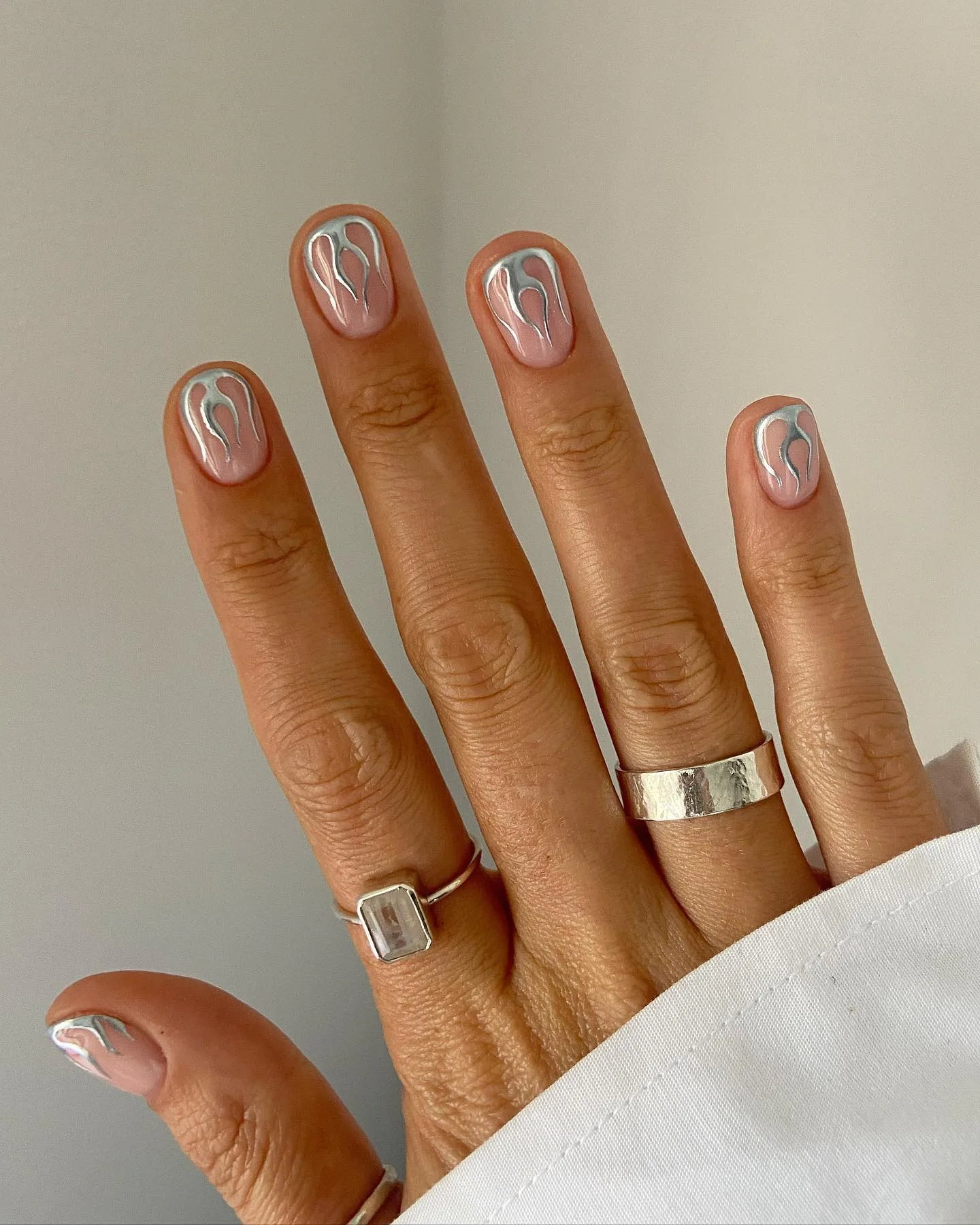 dusty rose oval glazed artistic nails