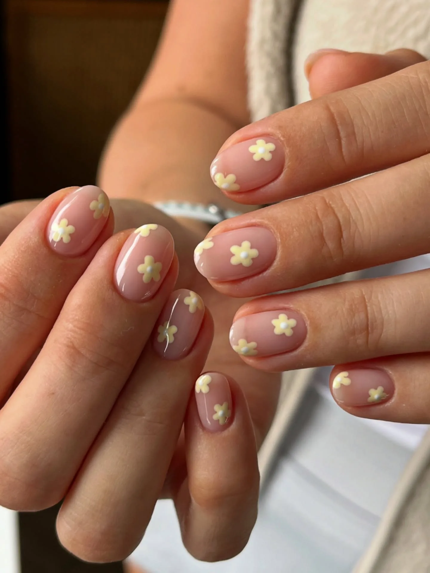 dusty rose oval daisy nails