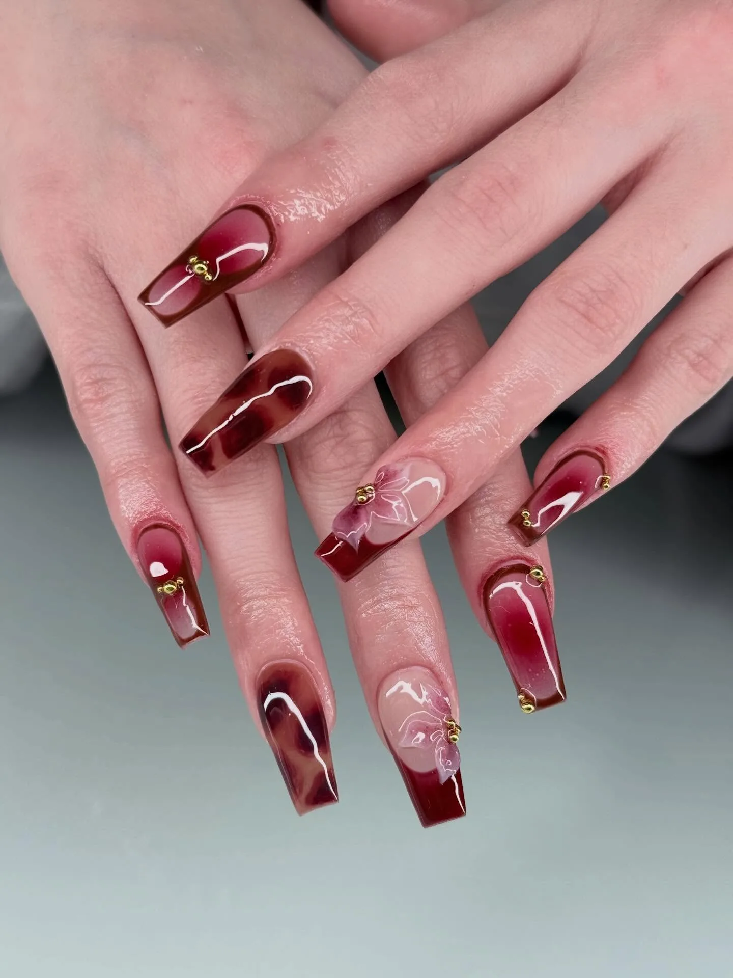 burgundy coffin glossy chain nails