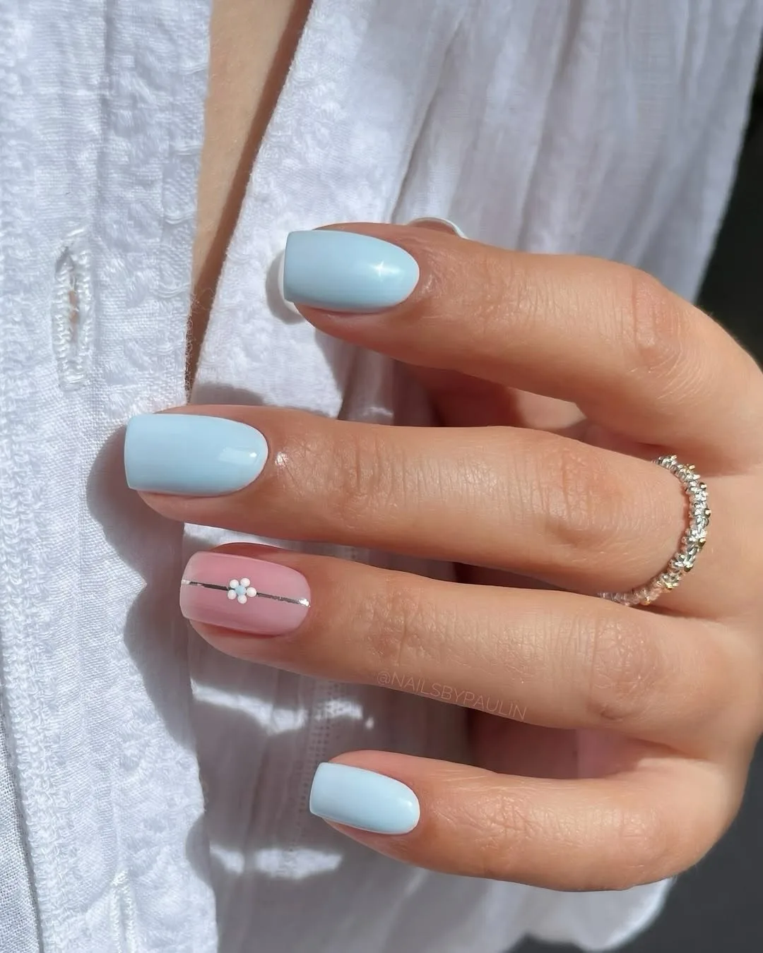powder blue oval floral accent nails