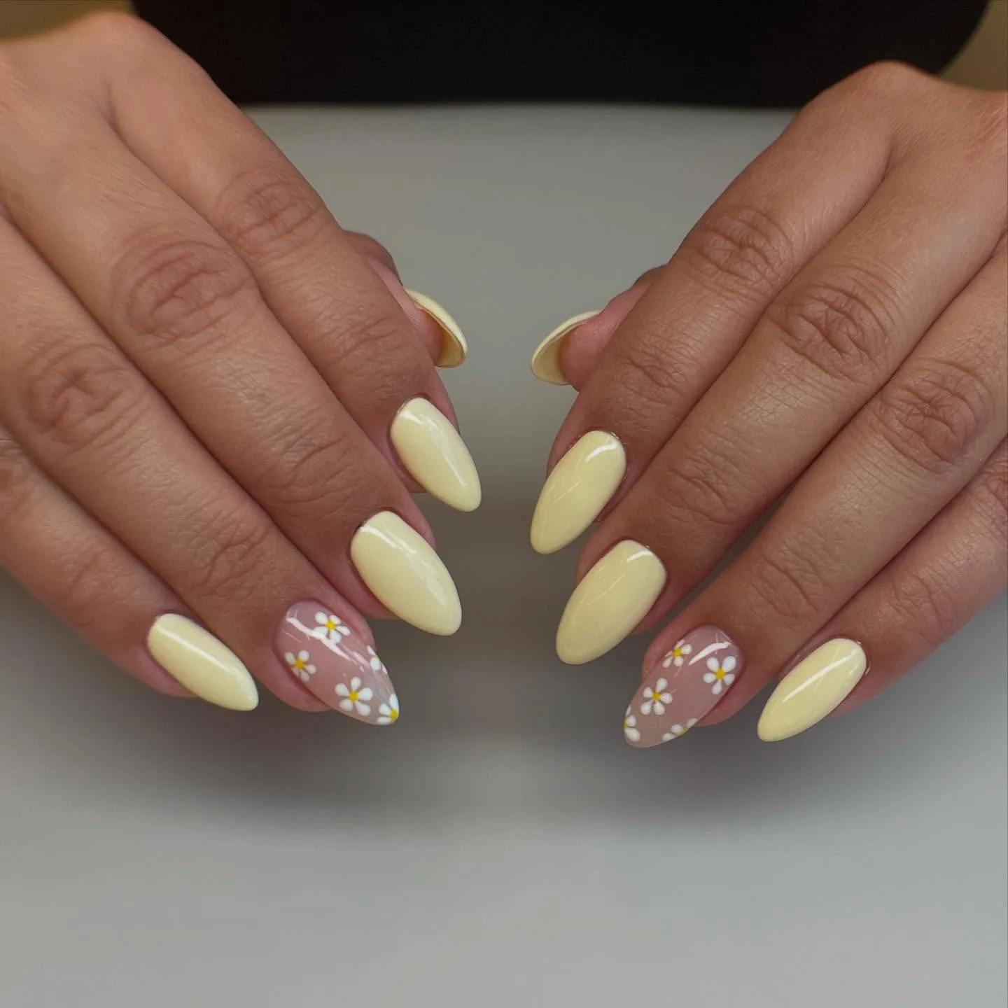 yellow almond daisy accent nails
